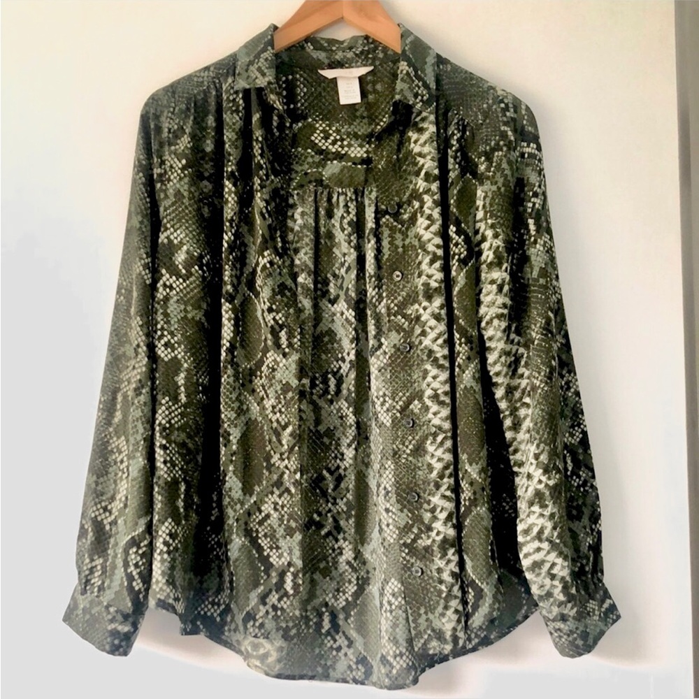 H&M Women's Green Snake Print Blouse - Picture 1 of 9